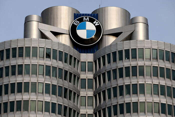 Bmw rivede al ribasso le stime sull'intero 2024