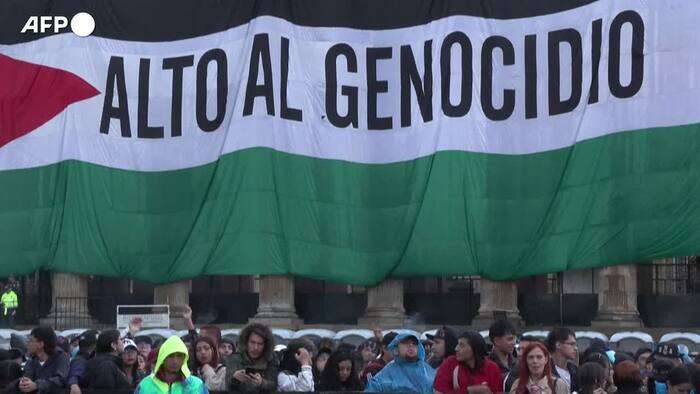 Colombia, gigantesca bandiera palestinese sulla facciata del palazzo del Congresso