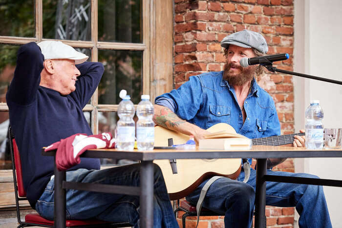 Jovanotti con Baricco alla festa dei 30 anni della Scuola Holden