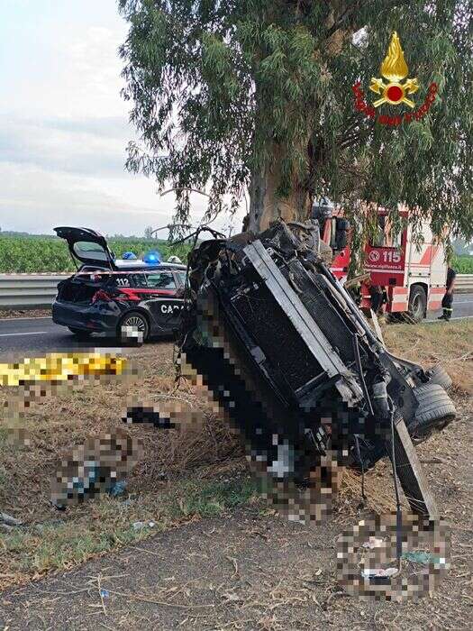 Incidente nel Catanese, muore 15enne gravi altri tre ragazzi