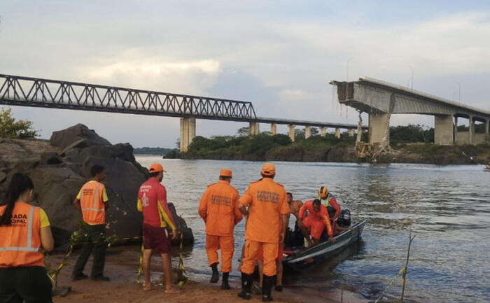 Ponte crollato in Brasile, anche la Marina cerca i 15 dispersi