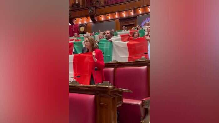 Autonomia differenziata, protesta in Aula con i Tricolori