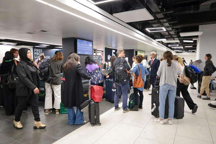 A Fiumicino volo charter dal Libano con un centinaio di italiani