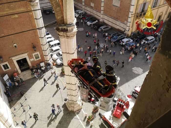 Ha malore nel sottotetto del Duomo di Siena, soccorso un turista