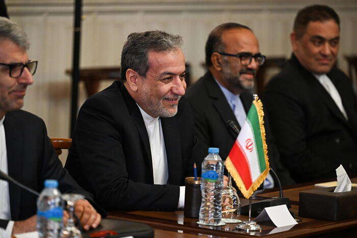 Ministro iraniano Araghchi in Egitto, prima visita da 11 anni