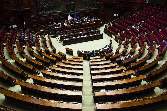 Mozione delle opposizioni su Stellantis, governo senza coraggio