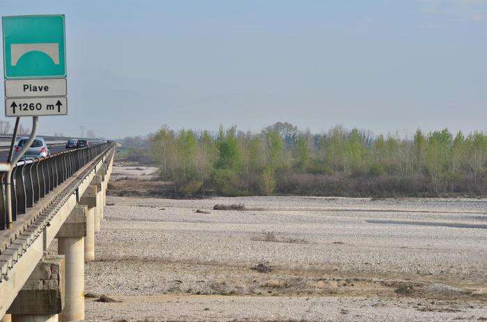 Cadavere nel Piave, ragazzo forse ucciso da droga sciamani