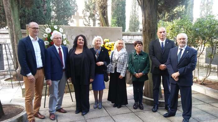 Croazia, omaggio a defunti in cimiteri storici Fiume e Pola