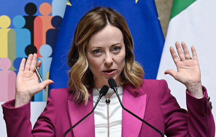 Meloni, su Autonomia lungi dal governo mettere pressione