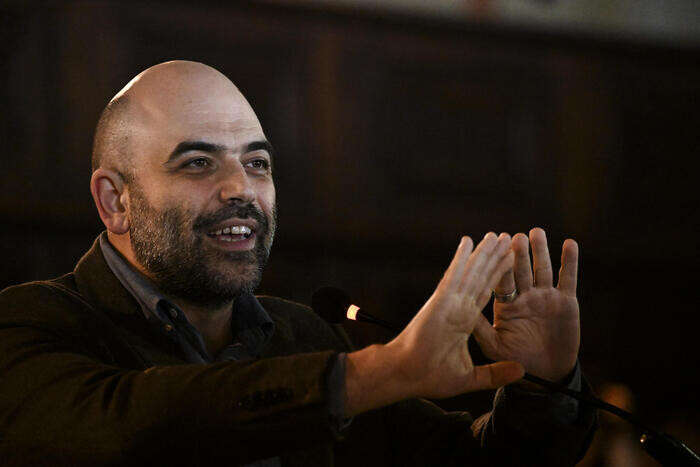 Saviano chiude Insider, 'volete che continui su YouTube?'