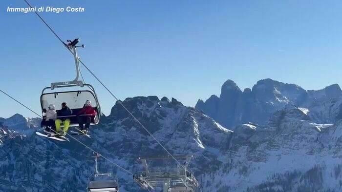 Dolomiti, sole e neve per un Natale sulle piste di Falcade