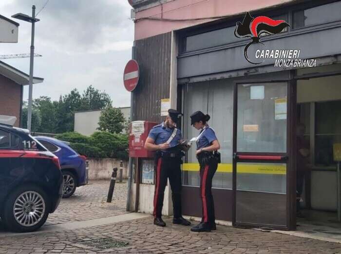 Ruba oltre 500 mila euro dai conti, arrestato ex direttore Poste