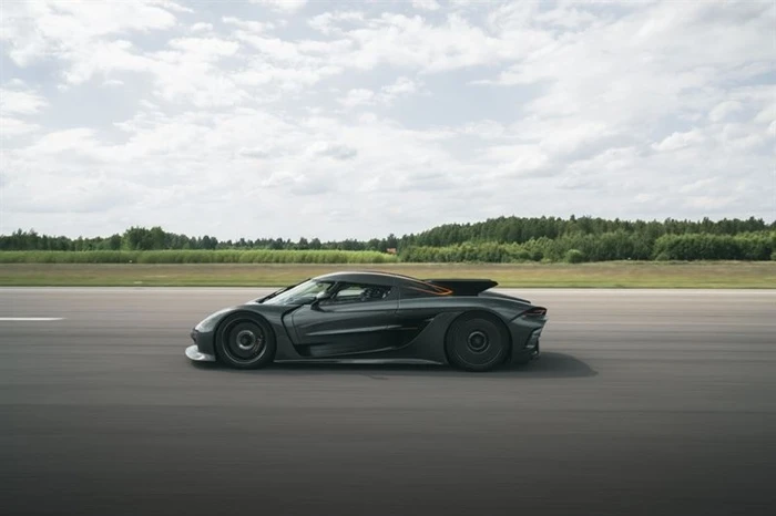 Koenigsegg centra 4 record mondiali con la Jesko Absolut