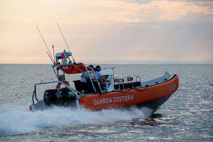 Ricerche tutta la notte per disperso in mare a Lignano