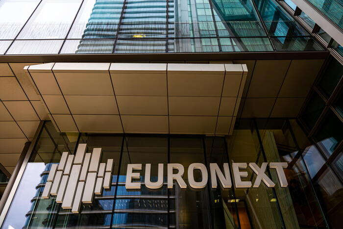 Borsa: Europa volatile, Francoforte risale +0,4%