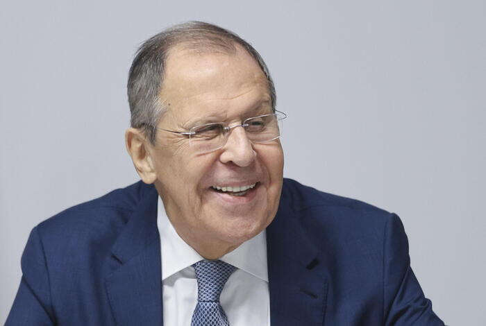 Lavrov, 'Francia ha offerto dialogo senza coinvolgere Kiev'