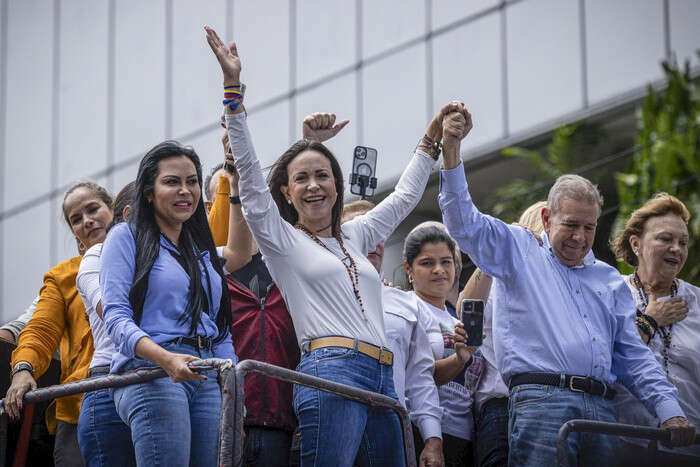 L'Argentina riconosce González presidente del Venezuela