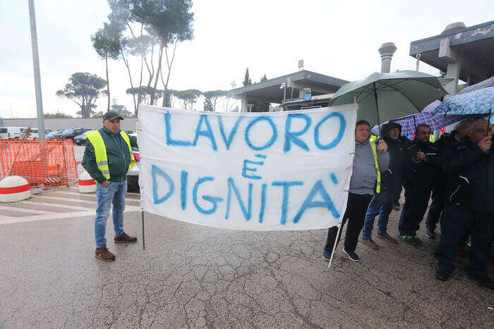 Sindaci Lazio,stop soldi a Stellantis,nostro piano per esodi