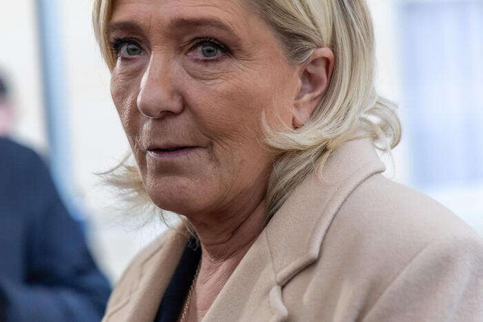 Marine Le Pen ha saputo della morte del padre dall'Afp