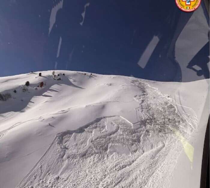 Due valanghe a bordo pista in val di Fassa, salvo snowboarder