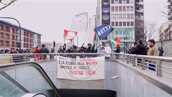 Torino, presidio per la Palestina davanti alla sede della Leonardo