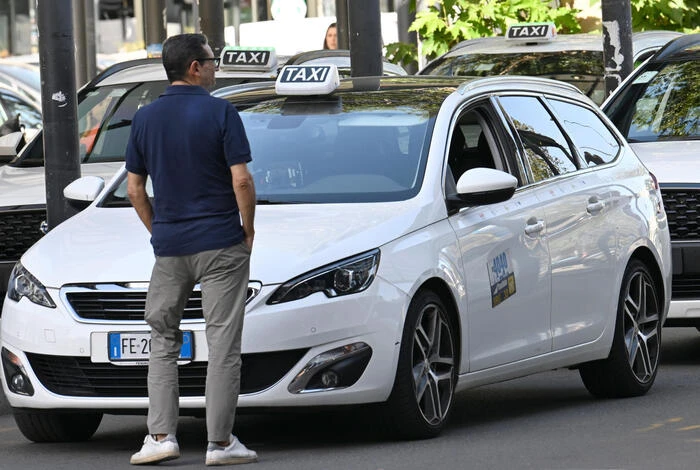 Patanè, 'oggi in giunta l'aumento di 1000 licenze taxi'