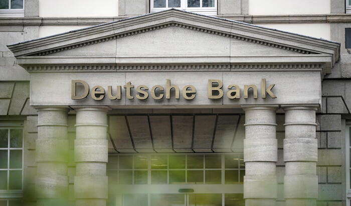 Deutsche Bank si sfila dalla partita su Commerzbank