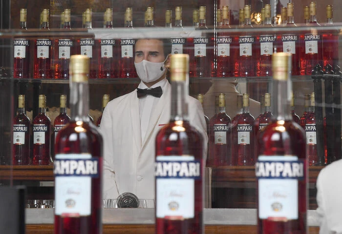 Ricavi 2023 di Campari a 2,9 miliardi, aumenta il dividendo