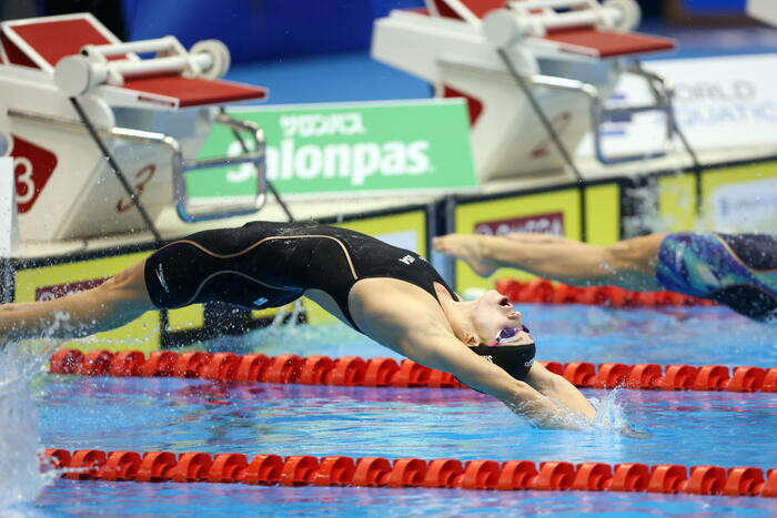 Regan Smith stabilisce nuovo record mondiale nei 100 dorso donne