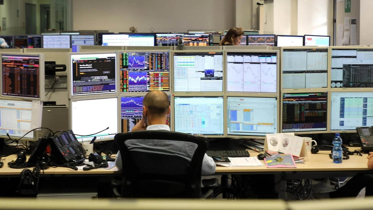 Lo spread tra Btp e Bund cala a 76,6 punti con le Borse in recupero