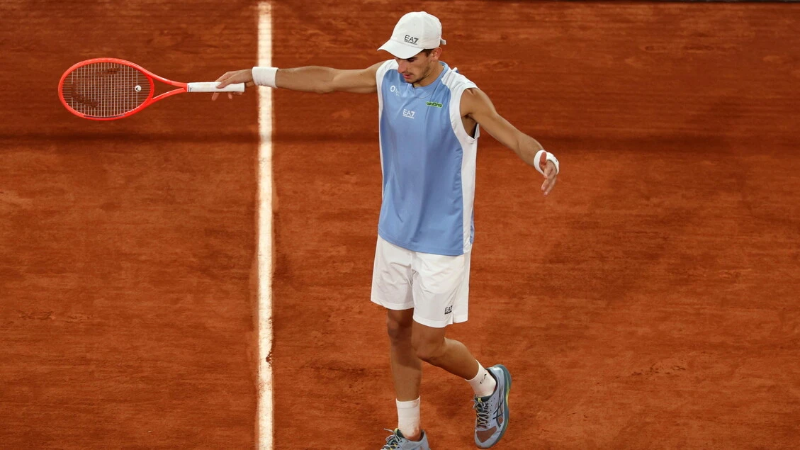 Roland Garros: Berrettini si ritira, semifinale è Arnaldi-Cobolli