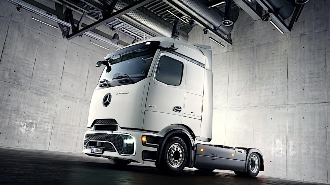 Mercedes-Benz amplia offerta eActros con nuova motrice elettrica