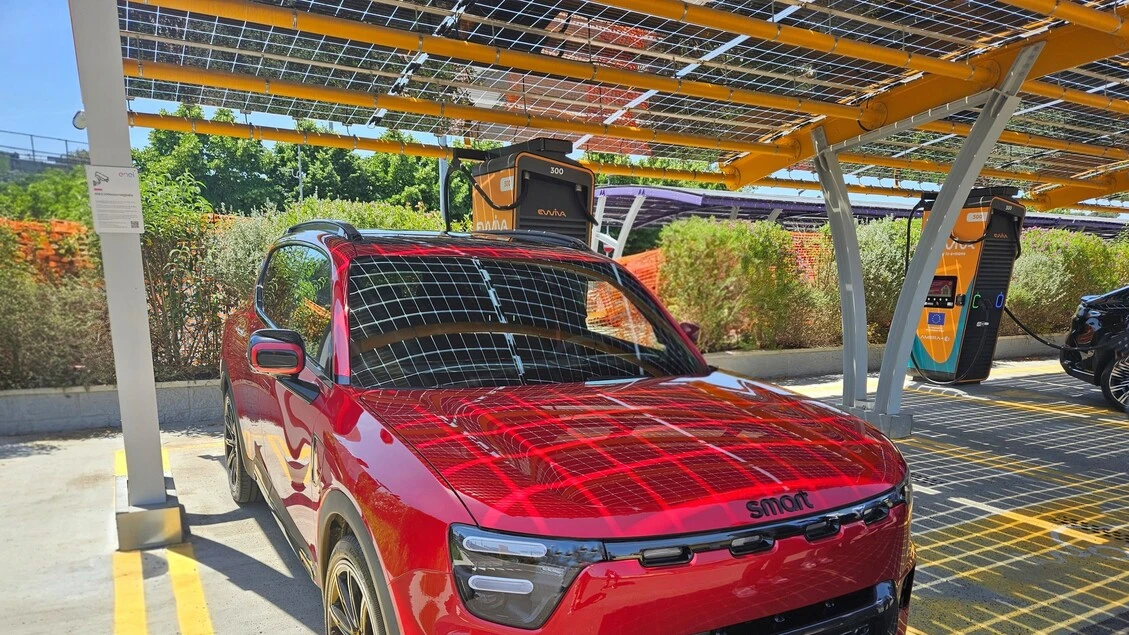 Smart #5, dal 10% al 100% in mezz'ora: la ricarica si fa durante la pausa pranzo