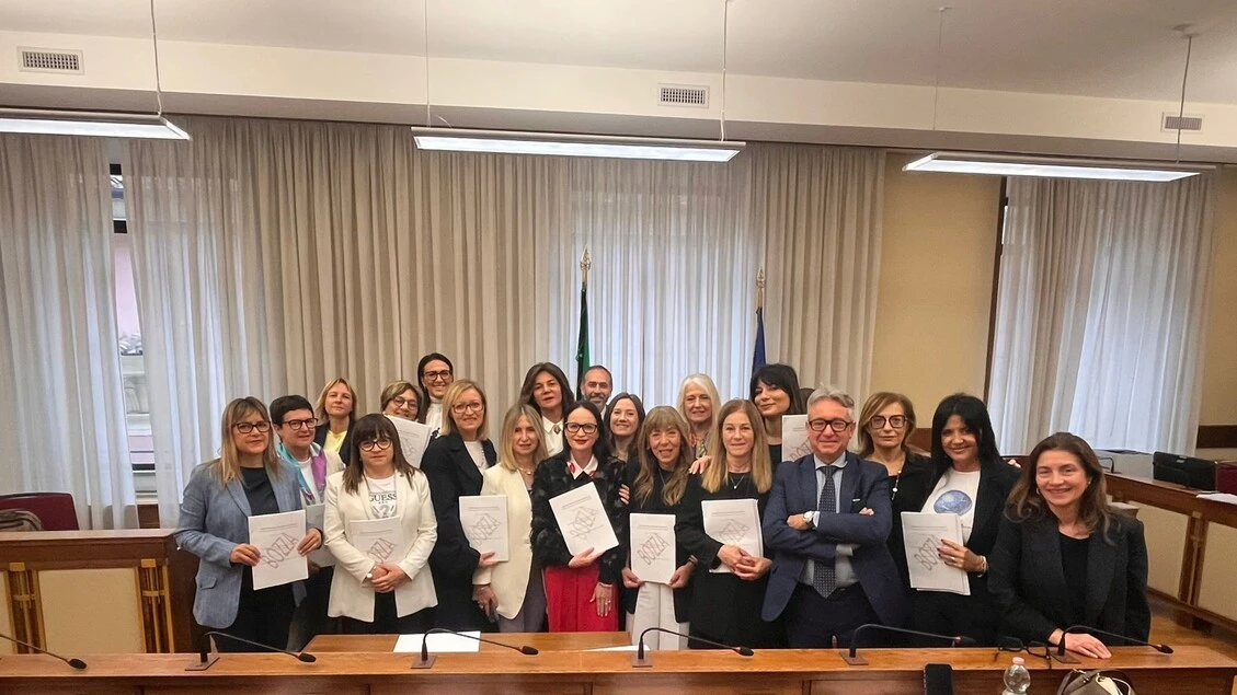 Commissione Femminicidio, 'sia reato generare contenuti sessuali con l'IA'