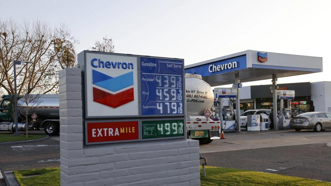Il prezzo della benzina in tensione negli Usa, a 4,552 dollari al gallone