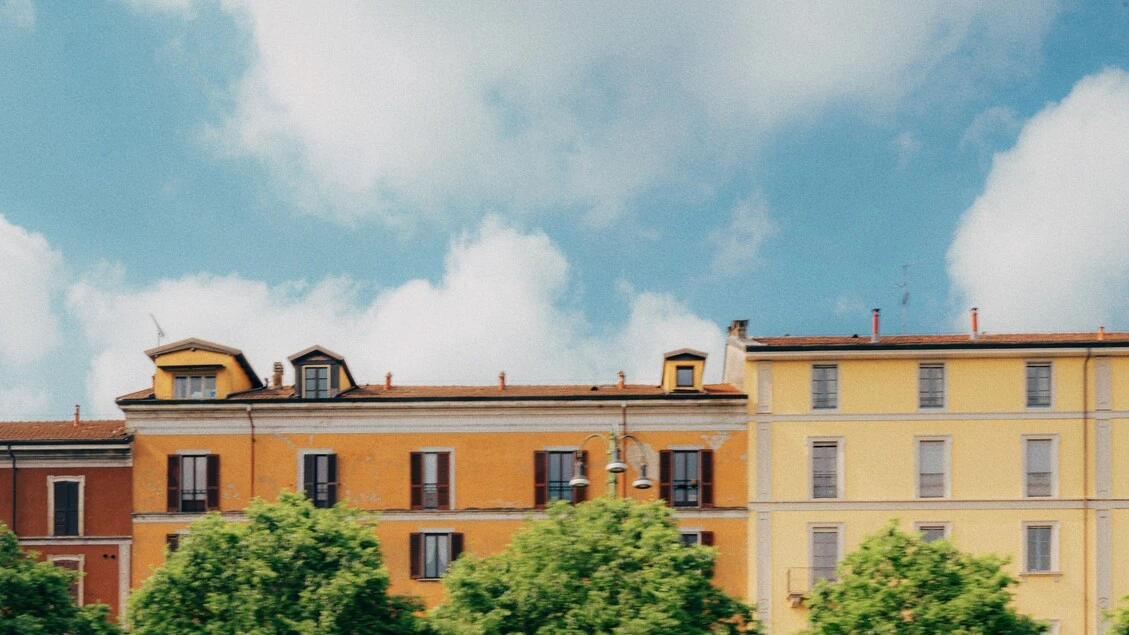 Sebago festeggia 80 anni, una barca-scarpa naviga in Arno