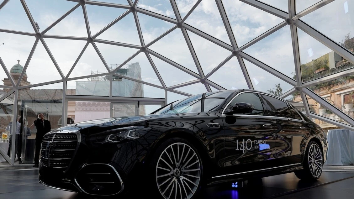 Mercedes, la nuova Classe S a Roma per i 140 anni della Stella