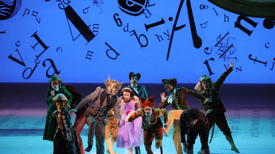 La Scala diventa il Paese delle meraviglie con il balletto Alice