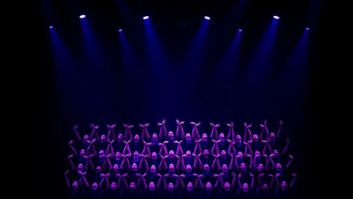 Debutto italiano a Ravenna per 'Murmuration' del coreografo francese Sadeck Berrabah