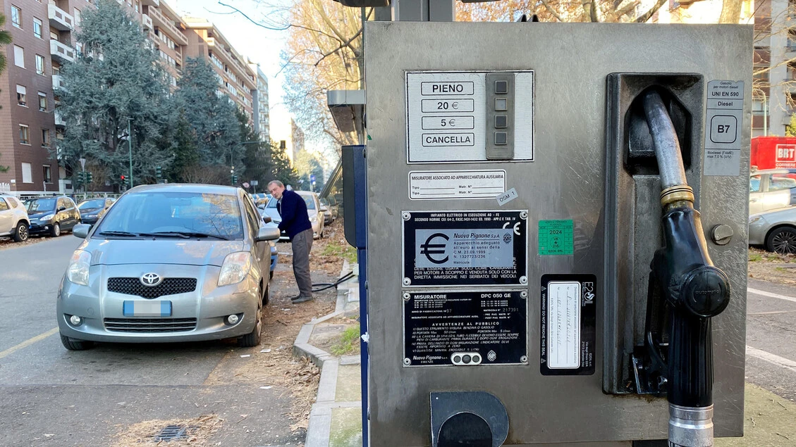 Mimit, prezzi stabili per i carburanti, benzina a 1,738 euro