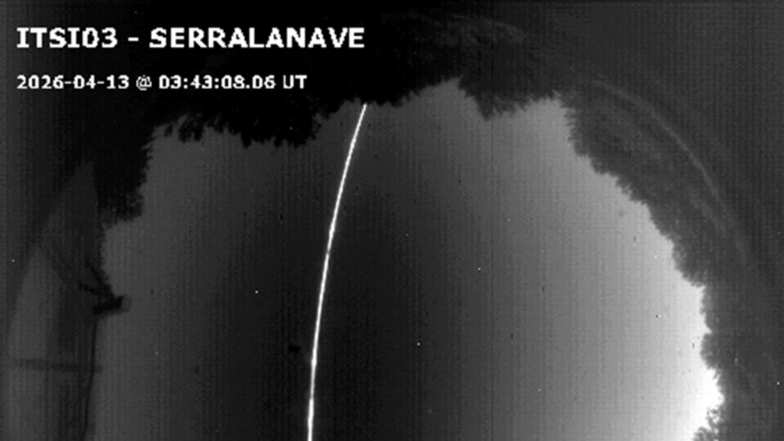 I cieli di Sicilia e Campania illuminati da un detrito spaziale