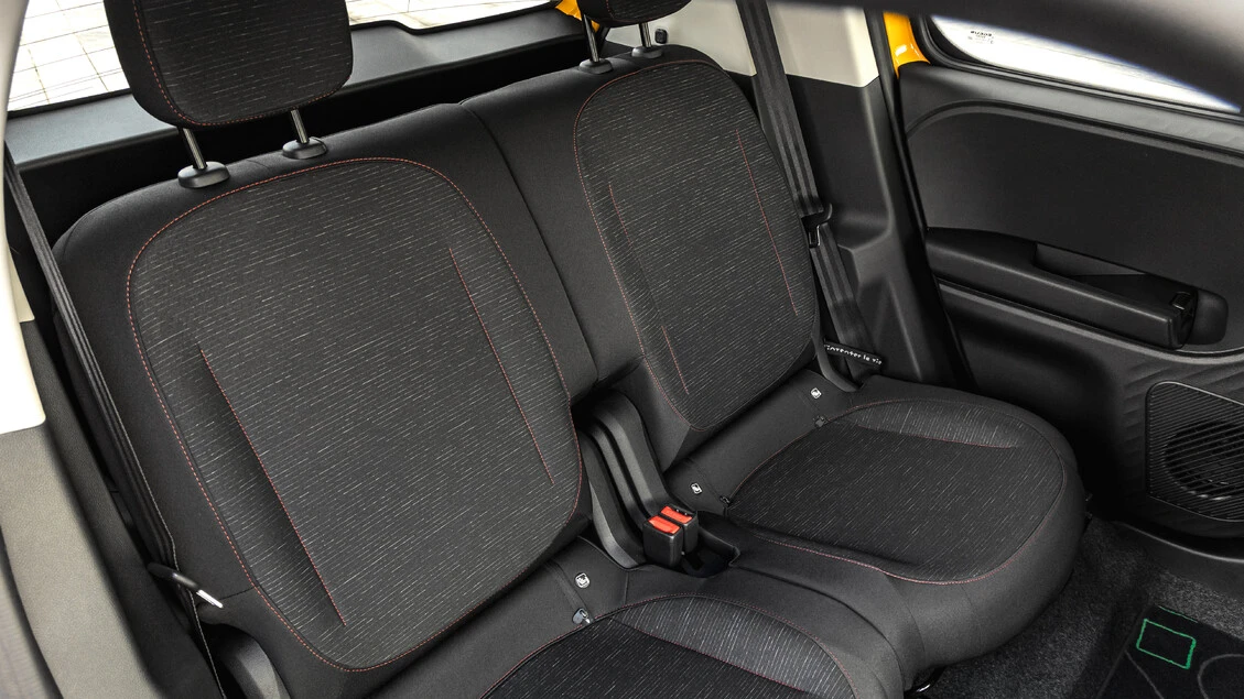 Renault Twingo E-Tech Electric, compatta fuori e spaziosa dentro
