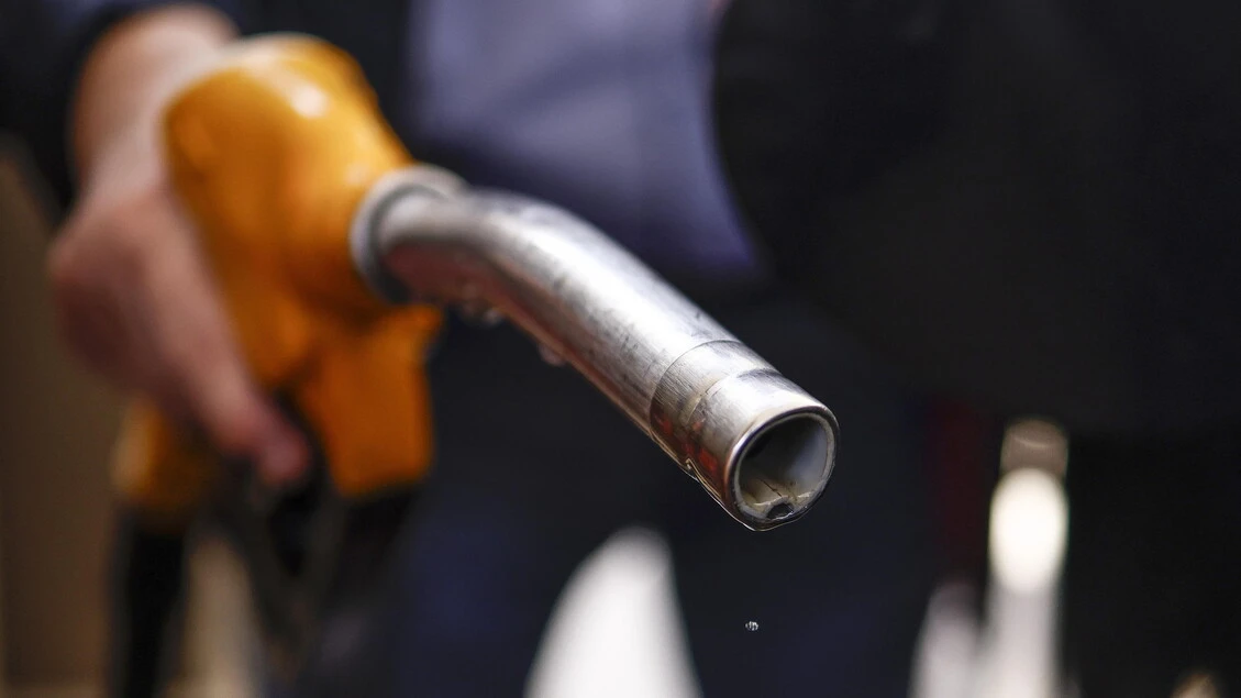 Poco mosso il prezzo medio al self: benzina a 1,943 al litro, gasolio a 1,978 euro
