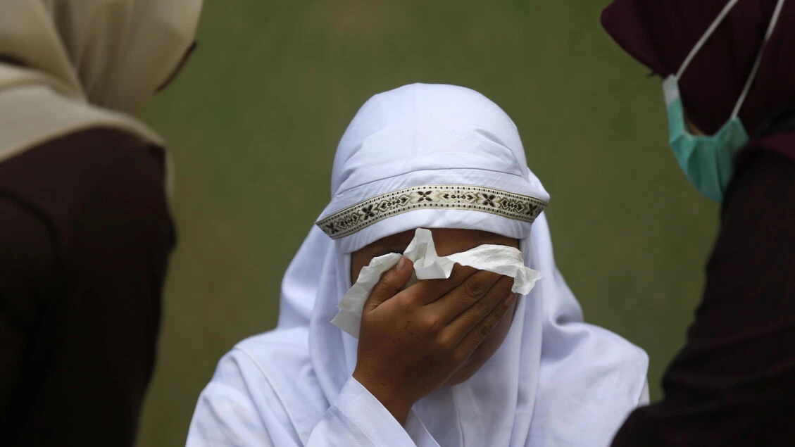 In Indonesia fustigazione pubblica di due uomini e due donne ad Aceh