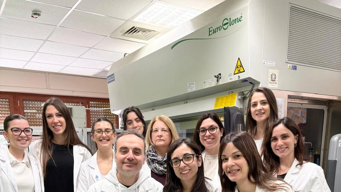 Tumore ovarico, una nuova strategia rende più efficace la chemioterapia