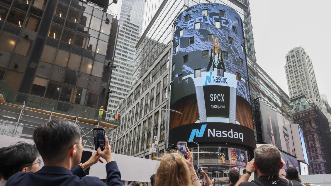 ++ SpaceX vola all'esordio al Nasdaq, +11% a 150 dollari ++