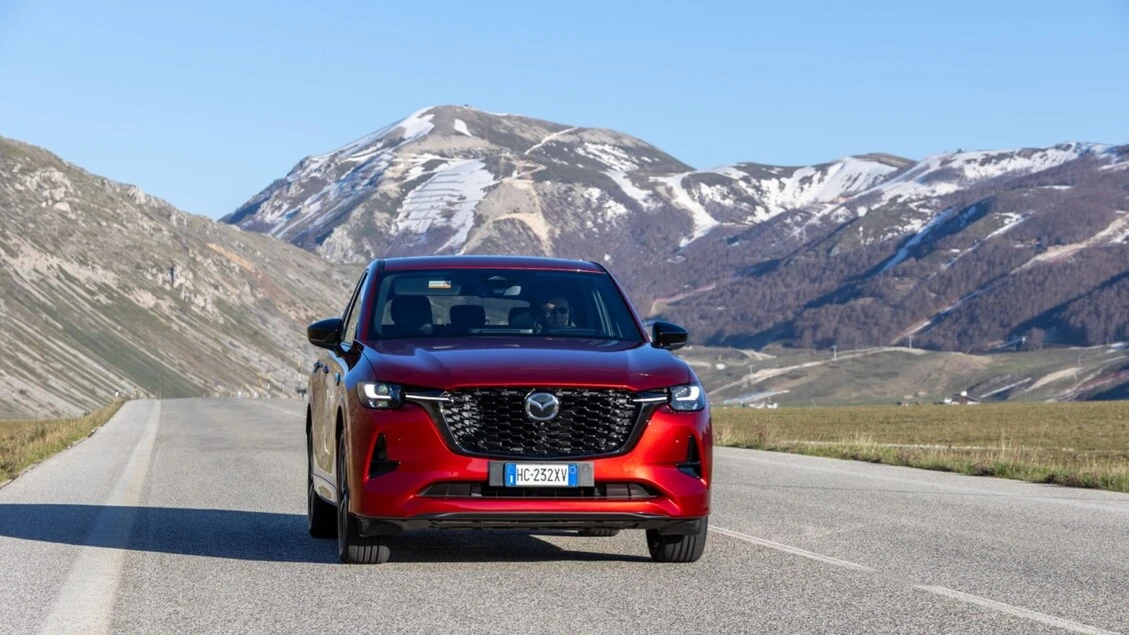 Mazda CX-60 2026, l'evoluzione si apprezza al volante