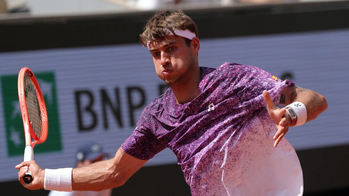 Roland Garros, in campo Cobolli-Svajda DIRETTA