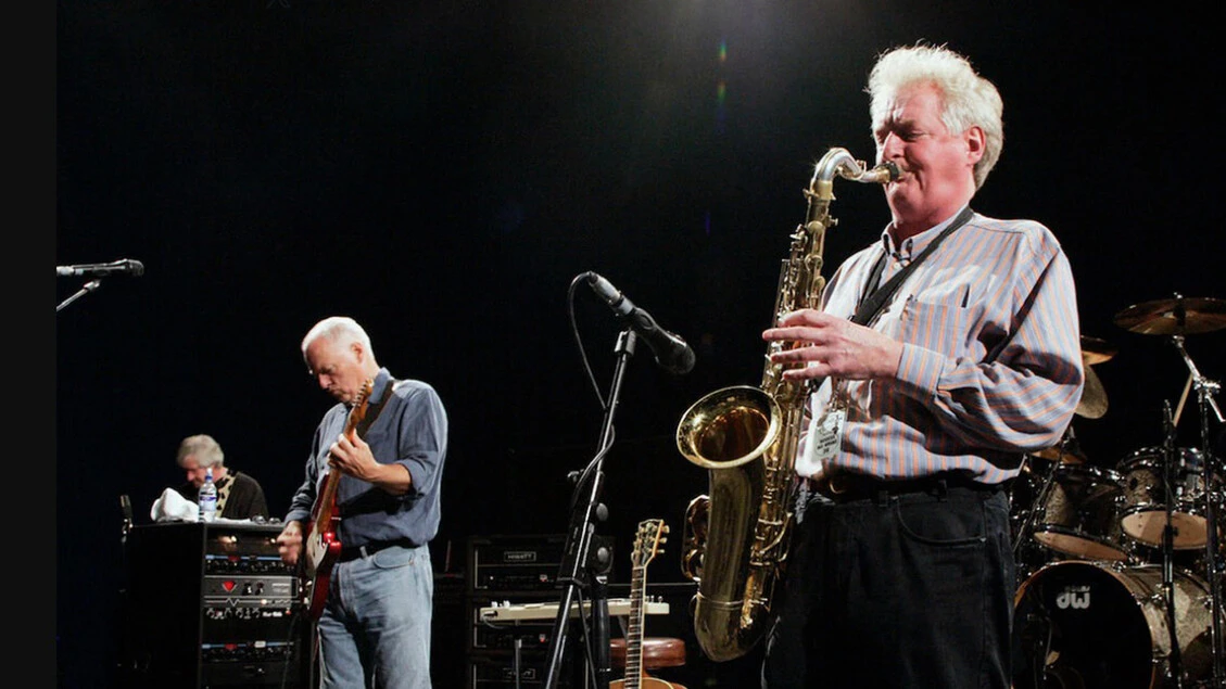 David Gilmour piange Dick Parry, lo storico sax dei capolavori dei Pink Floyd