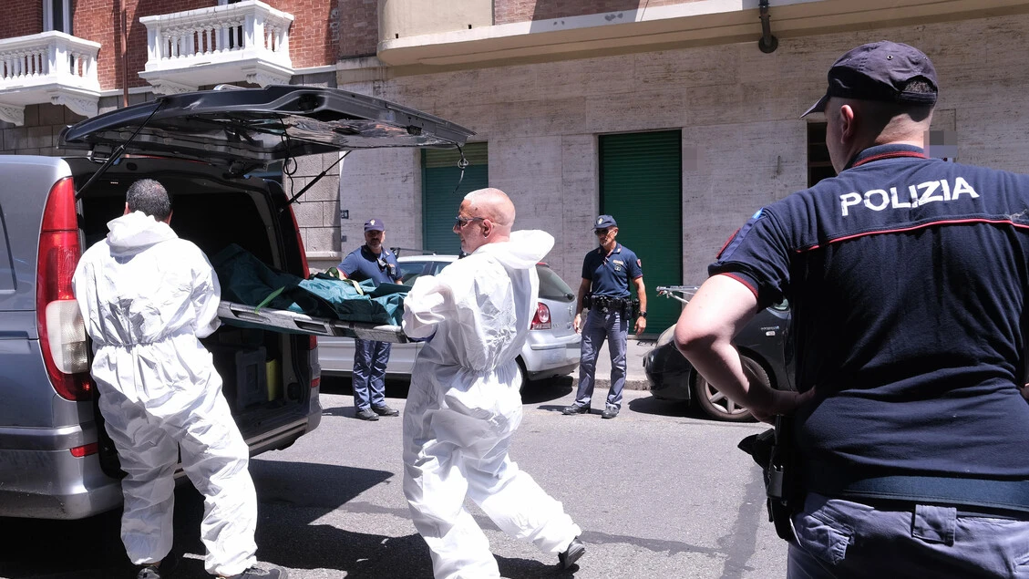 Uccide la figlia 13enne e si suicida, i parenti 'aveva chiesto aiuto'